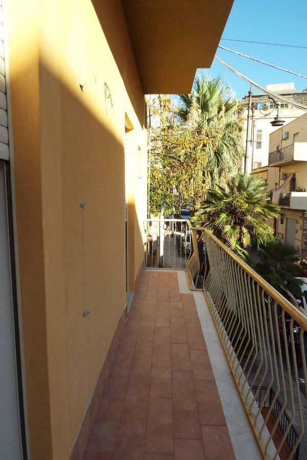 Cefalu Studio Room And Apartments Exterior photo